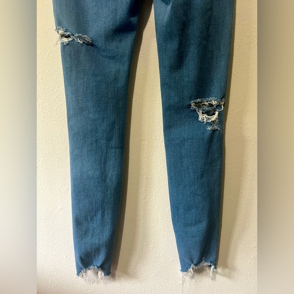 American Eagle Super Distressed Hi-Rise Jegging Skinny Jean - Size 2 (25") - Picture 9 of 13
